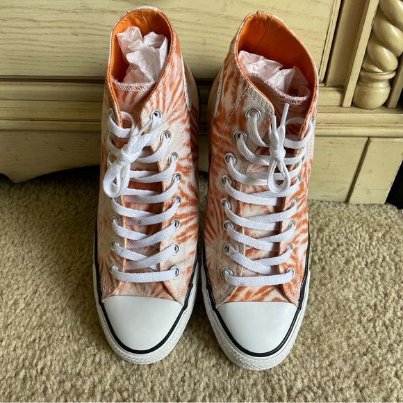 Orange Converse Chuck Taylor All Stars - Picture 2 of 9